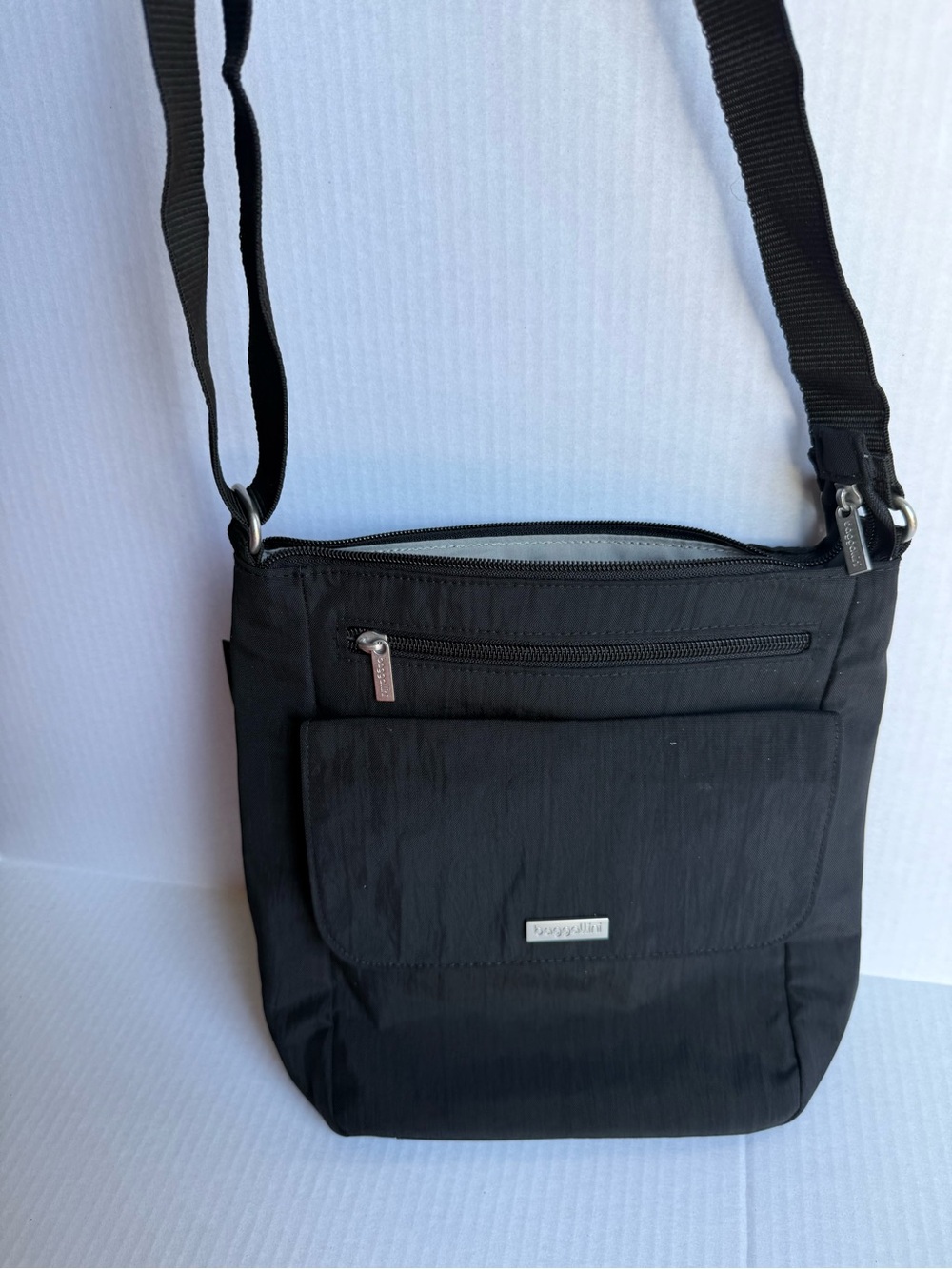 Baggallini Town Black Lightweight Crossbody Bag NWT